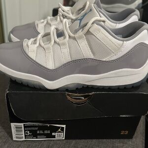 Air Jordan Retro 11 Low Gray Cement